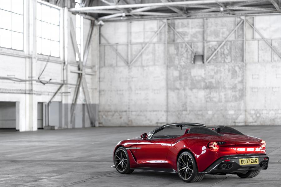  Aston Martin Vanquish Zagato Speedster 2018 года  (UK) (фото 4 из 52)